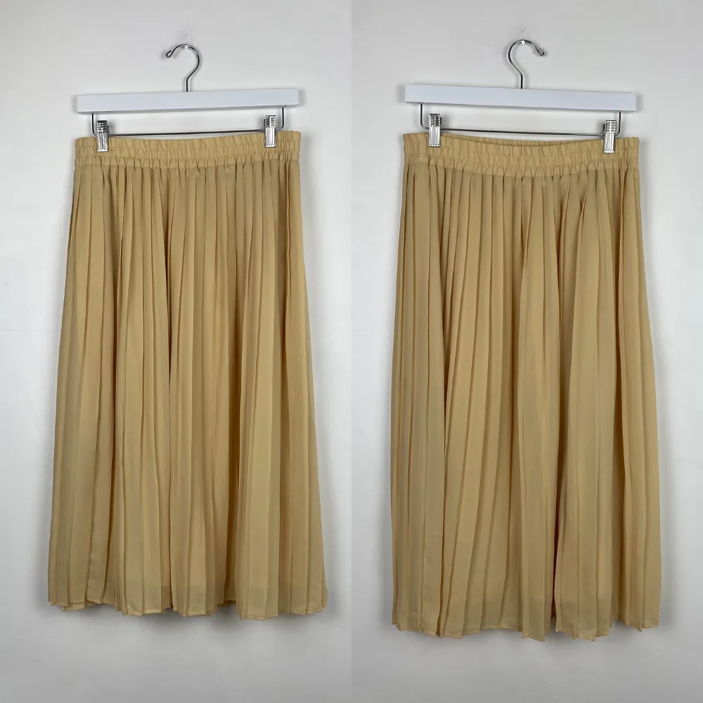 Buttermilk Pleated Skirt - MEDIUM