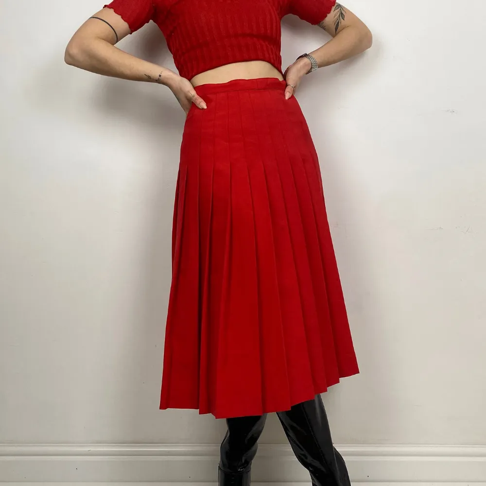 Pleated Red Midi Skirt - XS/S