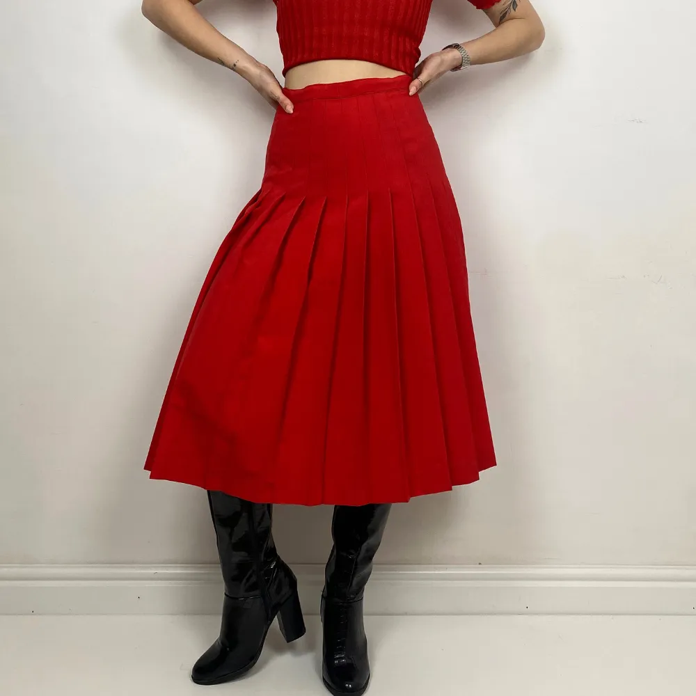 Pleated Red Midi Skirt - XS/S
